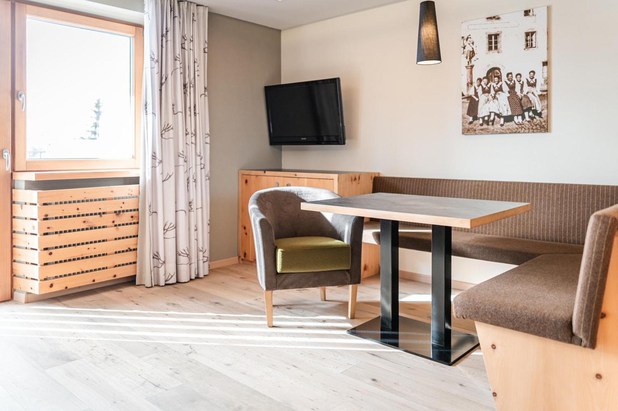 Maraias - Luxury Suites & Apartments Burgusio Ngoại thất bức ảnh